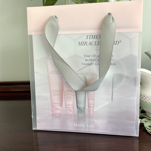 Skincare TimeWise 3D for skin types normal/dry and combination/oily - Picture 3 of 7